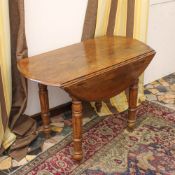 Walnut table France, 19th century