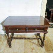 Walnut desk Italy, 18th century