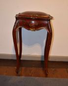 Kleiner Toilettentisch, Venedig, 19. Jh.