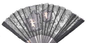 Spitzenfächer mit Putti, im Rokoko-Stil