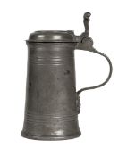 Schwerer Zinnkrug, wohl Passau, 18. Jh.