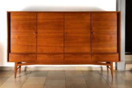 Große dänische Designer-Anrichte, Mid-Century