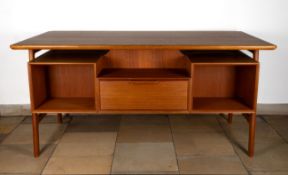 Dänischer Design-Schreibtisch von Gunni Omann, Mid-Century
