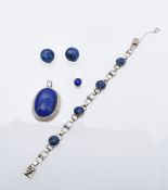 Vier Teile Lapislazuli-Schmuck, 20./21. Jh.