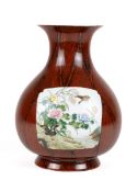 'Faux Bois' vase with 'Famille rose' decoration, China, Daoguang period, 1821-50