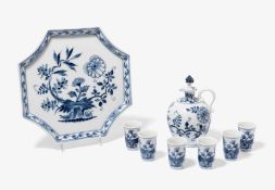 Meissen, Schnapsset "Zwiebelmuster"
