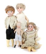 4 Puppen um 1920, 1 x gemarkt: 