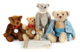 4 Teddybären Steiff, neuzeitlich, Club