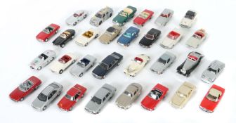 30 Mercedes Benz Modelle M 1:43 +/-,
