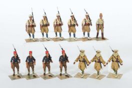 13 vollplastische Zinnsoldaten etwa