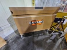 Knack Metal Toolbox on casters