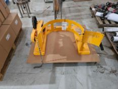 Global Industrial HK285B Forklift Carrier