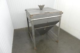 Mild Steel Hopper 280 Cubic Feet Capacity