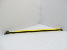 Used ALLEN BRADLEY 440L-R4K1120YD SERIES A LIGHT FIXTURE