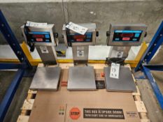 Three Doran 7000XL Scales