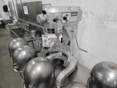 Uniworld UPM-20ET Mixer with 7 Mixing Bowls