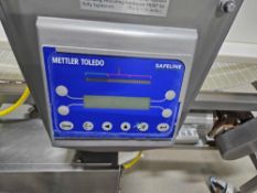 Mettler Toledo 17.5 W x 7 H Safeline Model 400303Metal Detector
