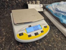 Goldenwall Electronic Balance Scale