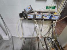 Set of 5 pumps