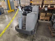 Advance 3800 Floor Scrubber