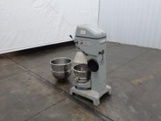 Globe SP60P-1 60 Qt Planetary Mixer With Two Bowls