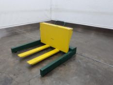 Southworth E-Z Reach SPTU-2 Portable Straddle Bin and Tote Tilter