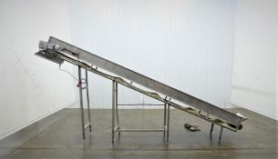 Plastic Mat Top Inclined Conveyor 92