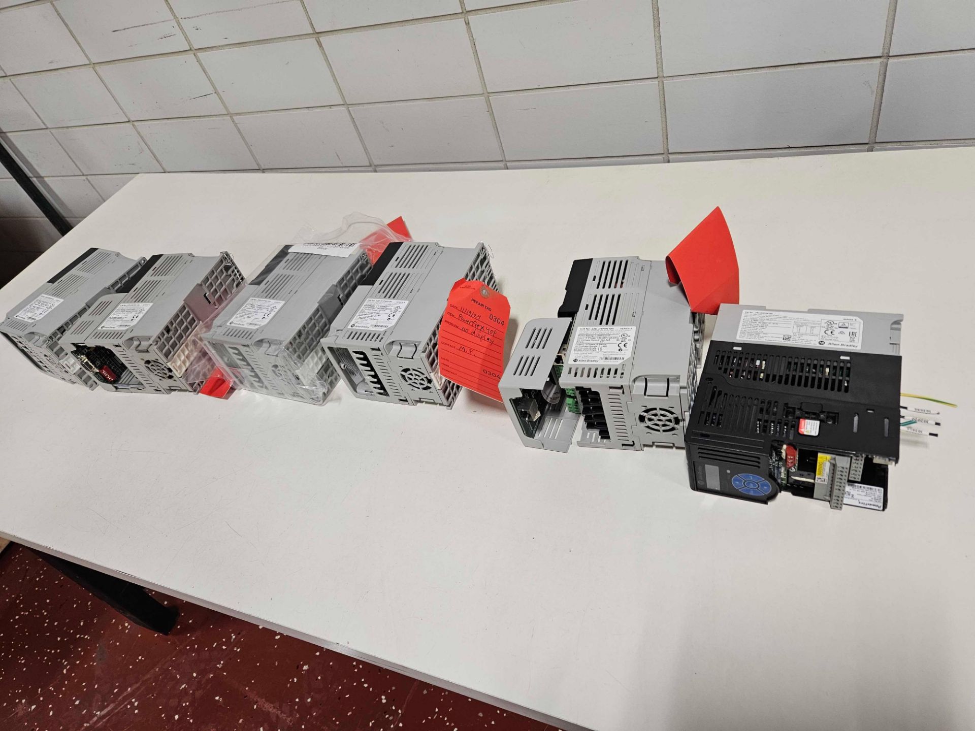 Lot of 6 Allen-Bradley PowerFlex 525 & PowerFlex 40 AC Drive - Image 2 of 11