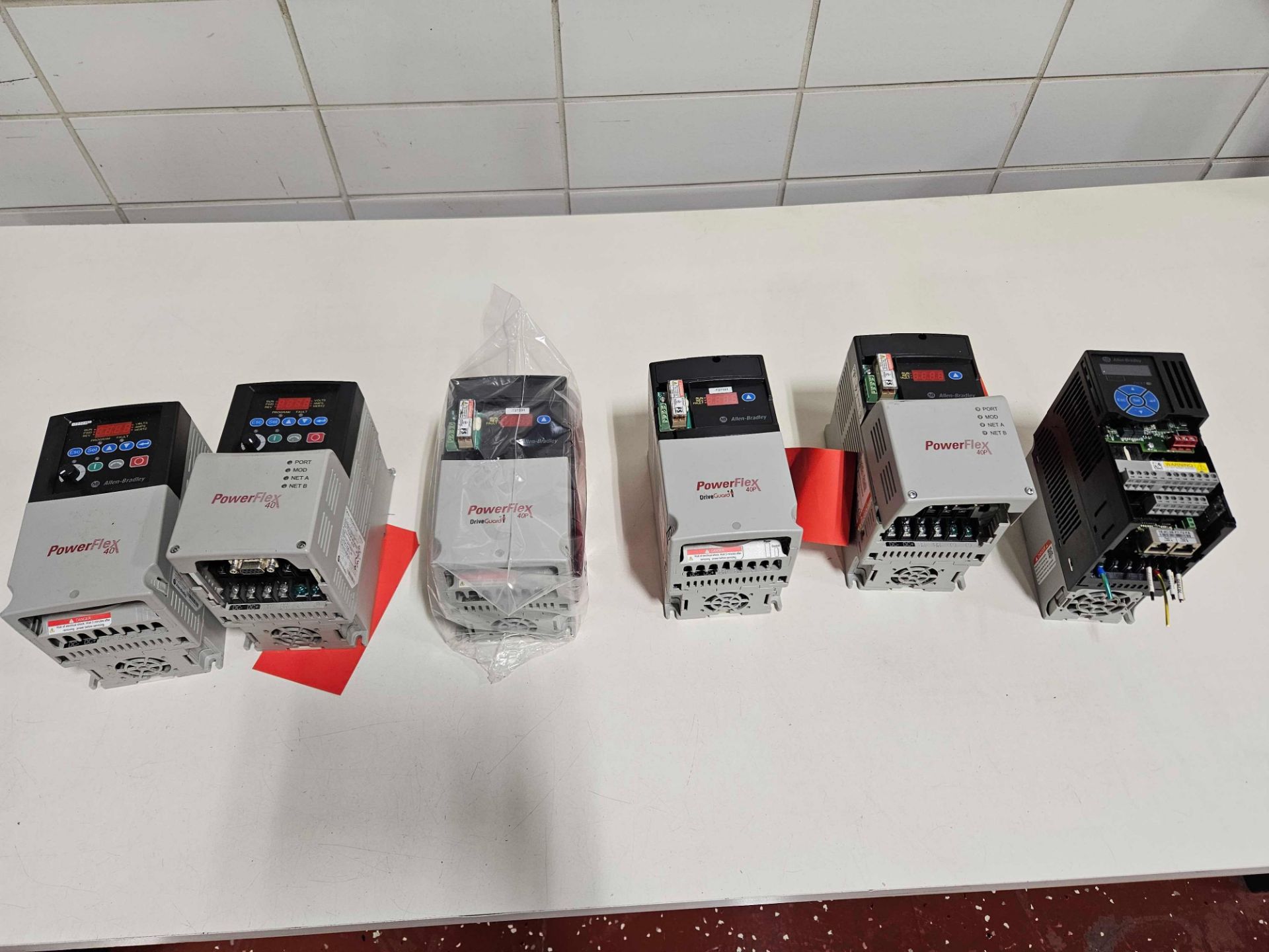 Lot of 6 Allen-Bradley PowerFlex 525 & PowerFlex 40 AC Drive