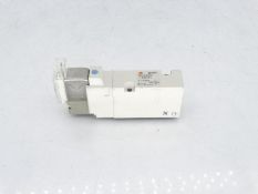 NEW SMC VQZ2255M01 VALVE - LOT OF 10