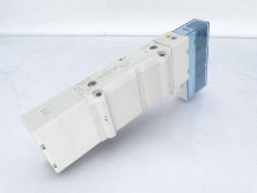 UNUSED SMC SY7500-5U1 VALVE - LOT OF 10