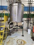 300 Gallon Stainless Steel Single Wall Tank with Agitation
