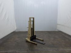 Crown BT-110-S Walkie Stacker