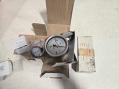Lot of Pressure Gauges