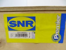 New SNR 22234.EMKW33C3 Spherical Roller Bearing