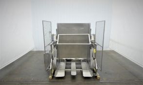 MTC LEC Hydraulic Tote Dumper