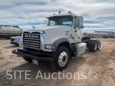 2015 Mack GU713 T/A Daycab Truck Tractor