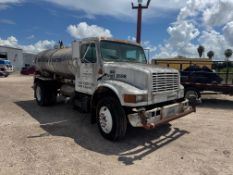 2001 International 4900 S/A Water Truck
