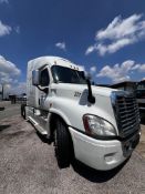 2016 Freightliner Cascadia T/A Sleeper Truck Tractor