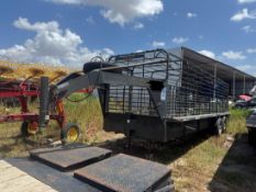 2000 Gooseneck T/A Livestock Trailer
