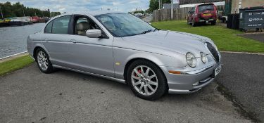2001 Jaguar S Type V8 automatic, 3996cc. Registration number Y954 LBM. VIN number SAJAC01M91GM12750.