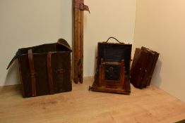 A cased Mahogany plate camera (glass plate cracked) with Mayer-Werlitz Nettar Anastigmat 1:6,8 13.
