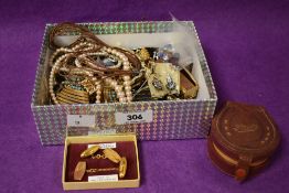 A collection of costume jewellery, including cufflinks, vintage pieces, paste set examples and