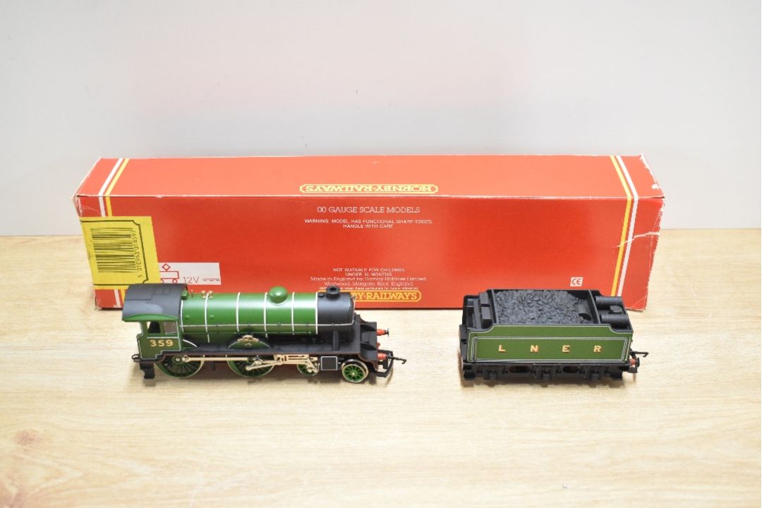 A Hornby 00 gauge R859 LNER 4-4-0 The Fitzwilliam Loco & Tender 359, in original box with inner - Image 2 of 2