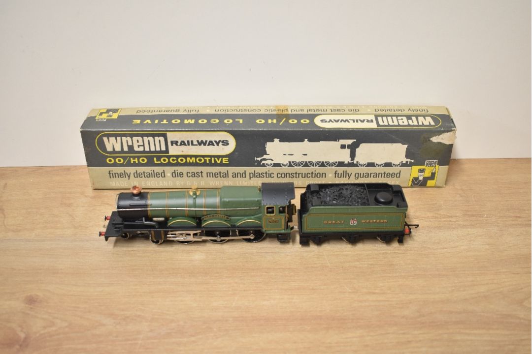 A Wrenn 00 gauge W2247 4-6-0 GWR Clun Castle Loco & Tender 7029, in original card box with - Image 1 of 2