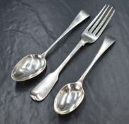 A George IV silver fiddle pattern fork, having 'B' initial to terminal, marks for London 1823, maker