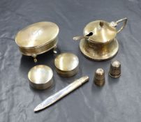 A George V silver trinket box, of hinged oval form having 'Margaret' engraved to the lid, raised