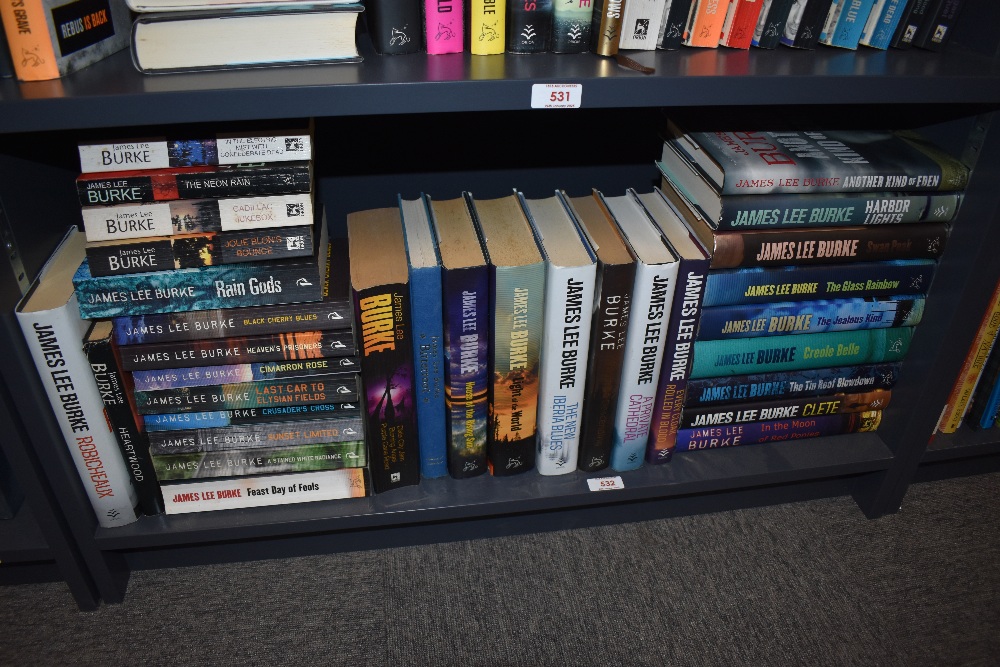 Literature. James Lee Burke. A large selection, both hardback and softback. Mixed editions/
