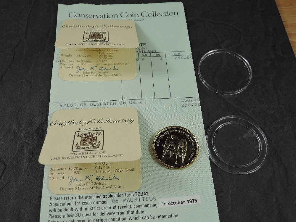 A 1974 Thailand 5000 Bahts Gold Coin, White-eyed River Martin to reverse, Uncirculated in plastic - Image 3 of 3