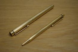 A Sheaffer Targa 1004 Classic cartridge converter fill fountain pen and ballpoint pen in gold plated